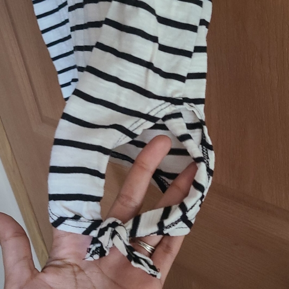 Wet seal black and white striped crop top - Picture 3 of 3